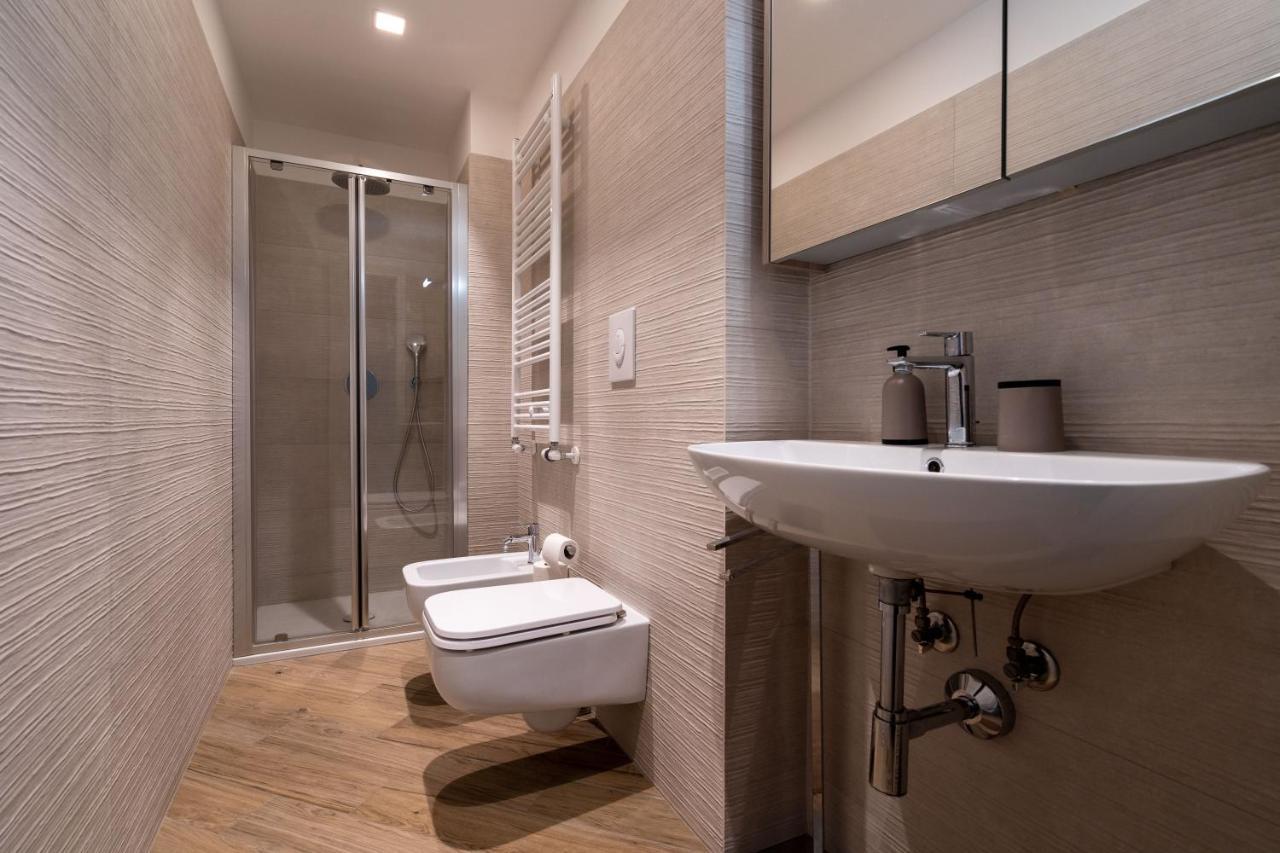Aurealiving - Trastevere Suite With Rooftop & Gym, Your Place In Rome Roma Exterior foto